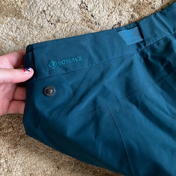 Arc’teryx sky/ snowboard hardshell pants - Picture 6 of 6